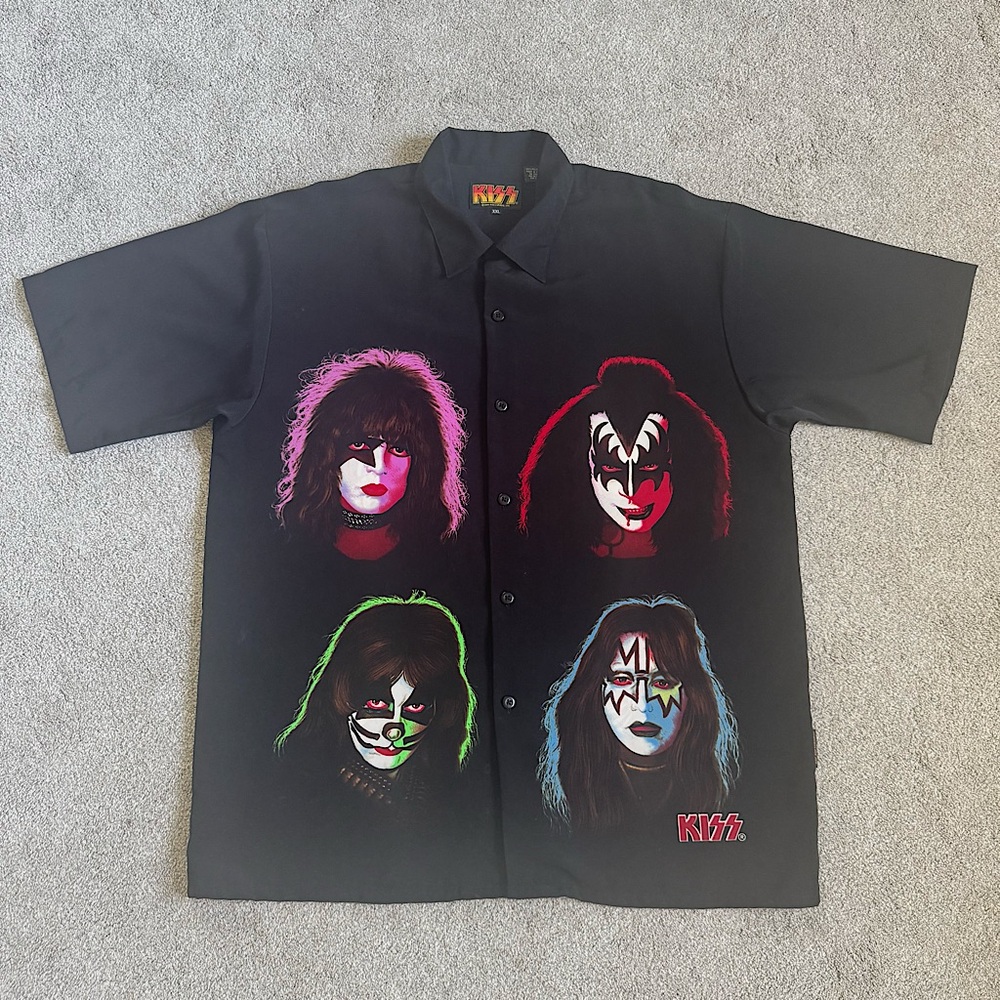 Kiss XXL Vintage 2002 double sided button up- EUC